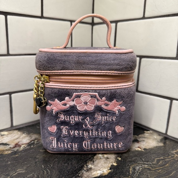 JUICY COUTURE Sugar & Spice Velour Train Case Y2K Embroidered Makeup Bag - Picture 3 of 14